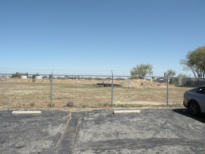 More Photos Of 3121 E Avenue I, Lancaster Freestanding For Sale