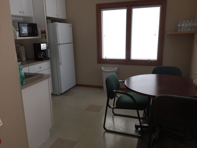 More Photos Of 3403 Veterans Dr, Traverse City Office For Lease