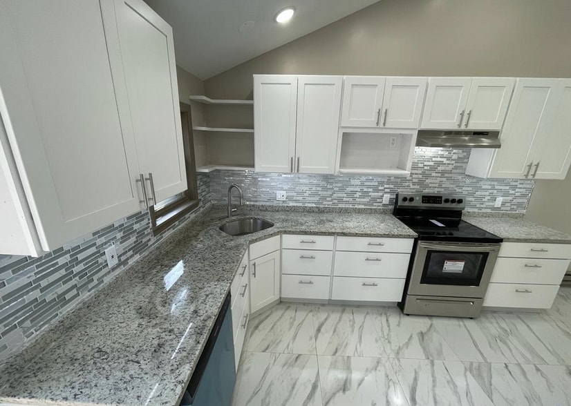 More Photos Of 23-36 Pine Crest Ridge, Woodstock Apartments For Sale