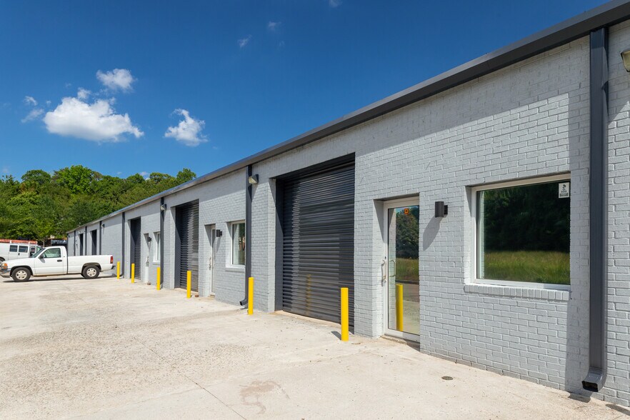 More Photos Of 2427 Hilton Way, Gainesville Warehouse For Lease