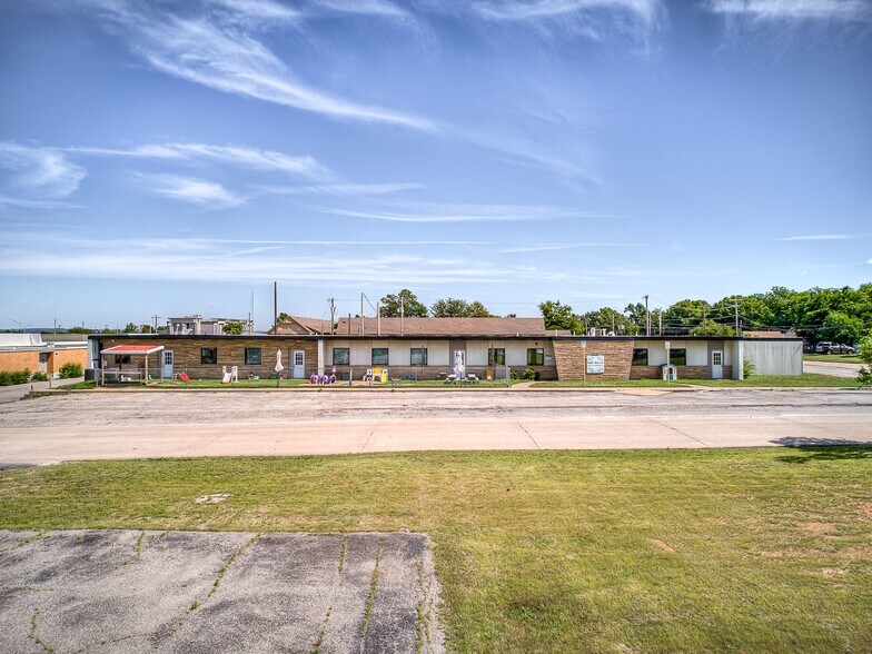 More Photos Of 3838 State St, Bartlesville General Retail For Sale