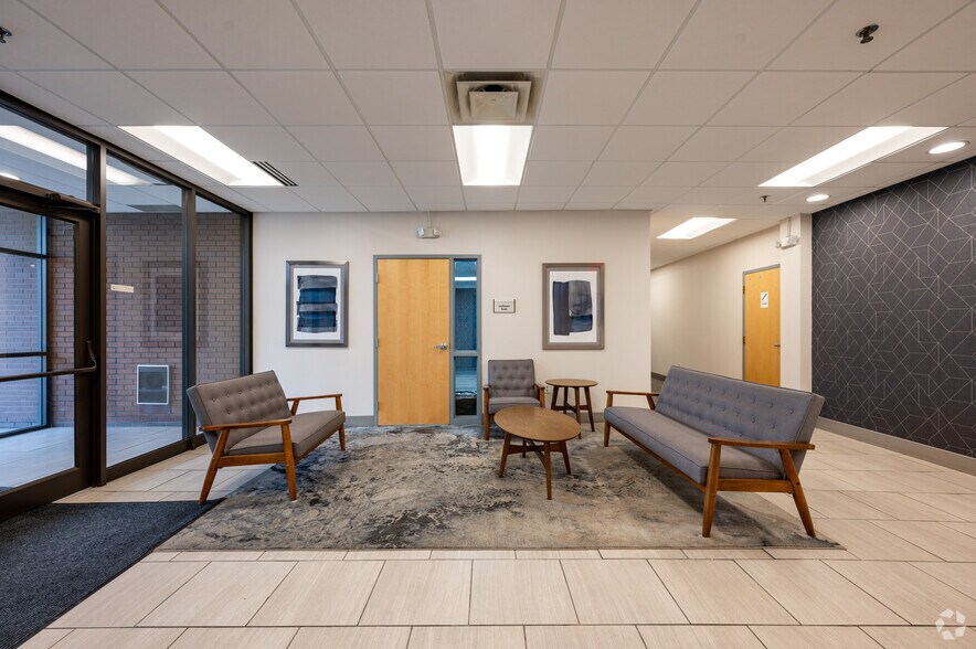 More Photos Of 4701 N Keystone Ave, Indianapolis Office For Sale