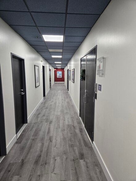 More Photos Of 5716 Corsa Ave, Westlake Village Office For Lease