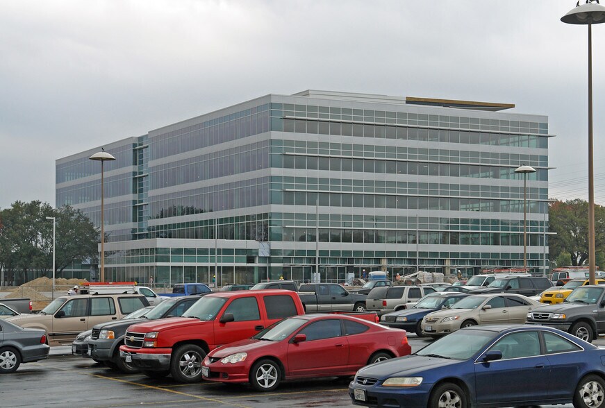 More Photos Of 2900 Esperanza Crossing, Austin Office For Lease