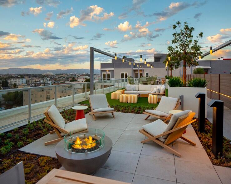 More Photos Of 988 S Manhattan Pl, Los Angeles Multifamily For Sale