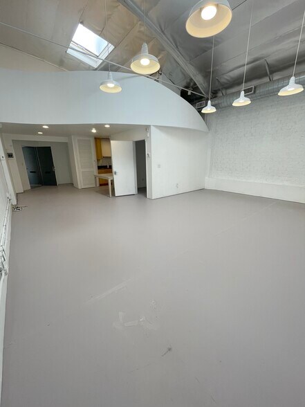 More Photos Of 3431 Wesley St, Culver City Loft Creative Space For Lease