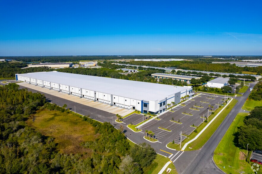 More Photos Of 3075 Whitten Rd, Lakeland Warehouse For Lease