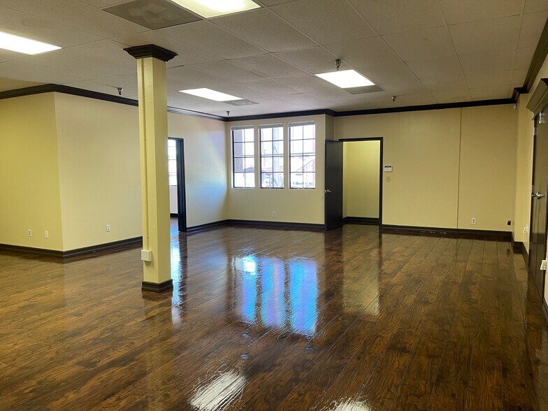 More Photos Of 902 N Grand Ave, Santa Ana Medical For Sale