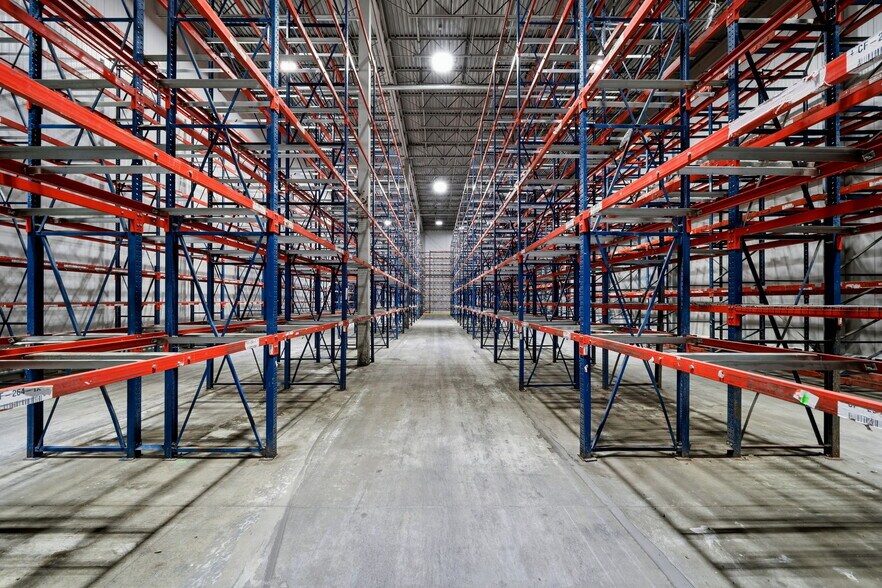More Photos Of 3737 N Broadway, Saint Louis Refrigeration Cold Storage For Lease