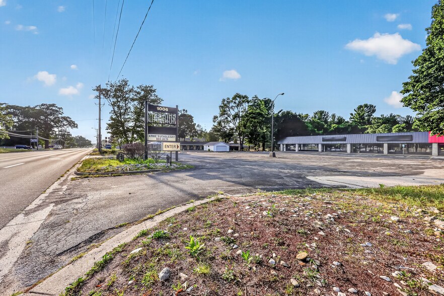 More Photos Of 1006 E Colby St, Whitehall Storefront Retail Office For Sale