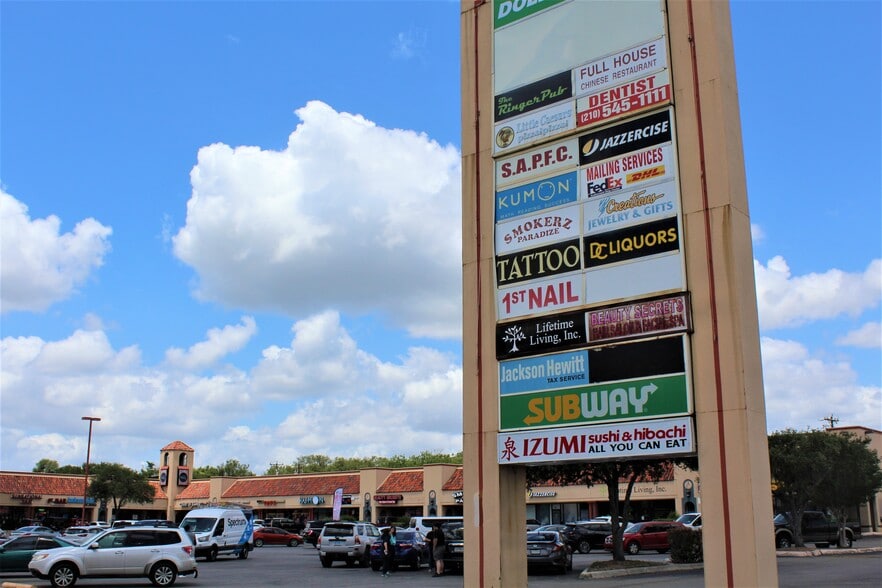 More Photos Of 2800-2864 Thousand Oaks Dr, San Antonio Unknown For Lease