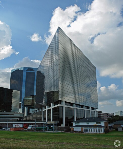 More Photos Of 3900 N Causeway Blvd, Metairie Unknown For Lease