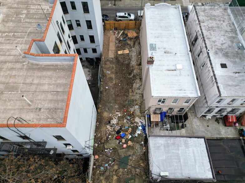 More Photos Of 991 Eastern Pky, Brooklyn Land For Sale