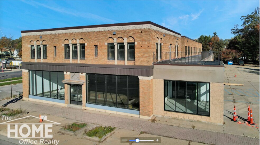 More Photos Of 344 W Main St, Owosso Storefront Retail Residential For Lease