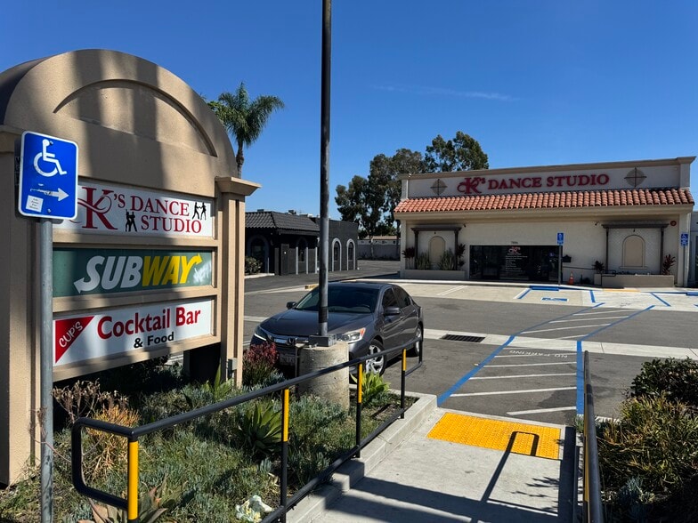 Primary Photo Of 7886 Beach Blvd, Buena Park Freestanding For Lease