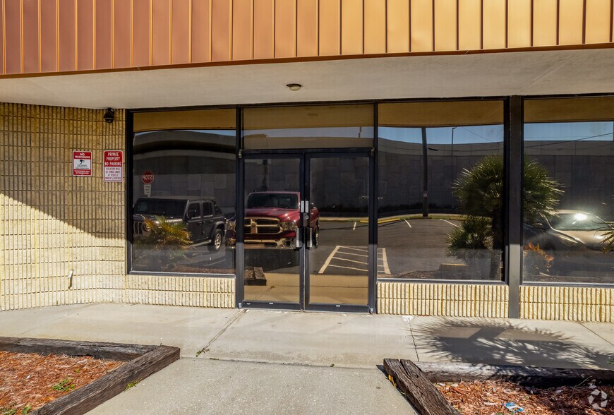More Photos Of 10855 US Highway 19 N, Clearwater Manufacturing For Sale