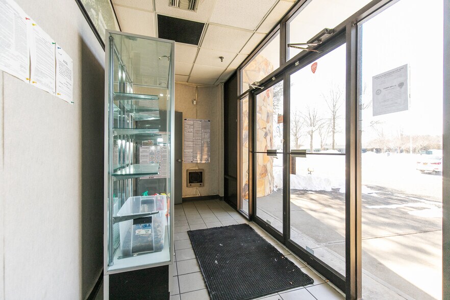 More Photos Of 161 Remington Blvd, Ronkonkoma Warehouse For Sale