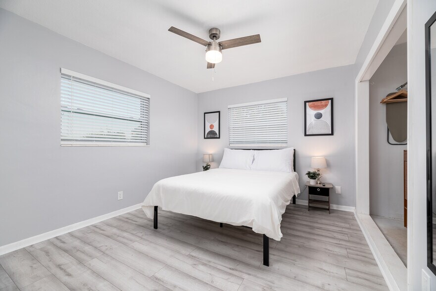 More Photos Of 820 NE 21st Dr, Wilton Manors Apartments For Sale