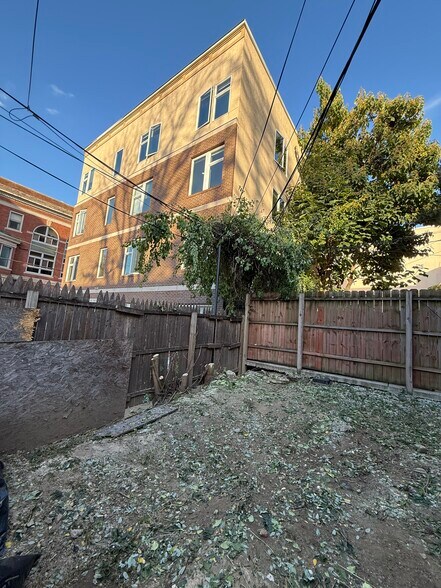 More Photos Of 1641 W Girard Ave, Philadelphia Office Residential For Sale