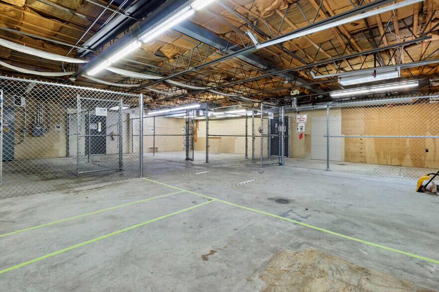 More Photos Of 8720 Robbins Rd, Indianapolis Warehouse For Sale