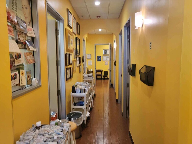More Photos Of 9900 Stockdale Hwy, Bakersfield Medical For Sale