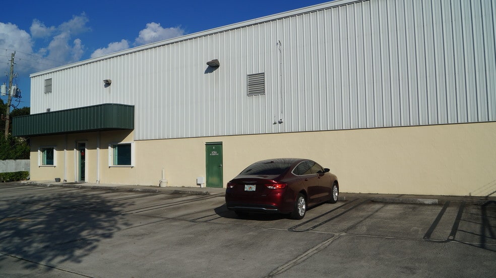 More Photos Of 161 Commerce Rd, Boynton Beach Warehouse For Sale