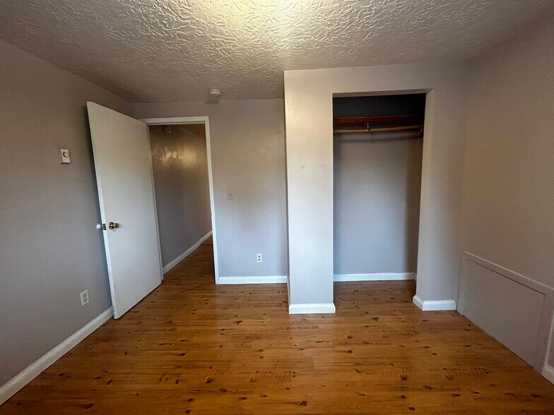 More Photos Of 1414 SE Lambert St, Portland Apartments For Sale