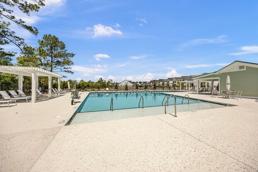 More Photos Of 162 Dugger Ln, Wilmington Apartments For Sale