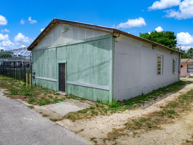 More Photos Of 408 N Ridgewood Dr, Sebring Freestanding For Sale