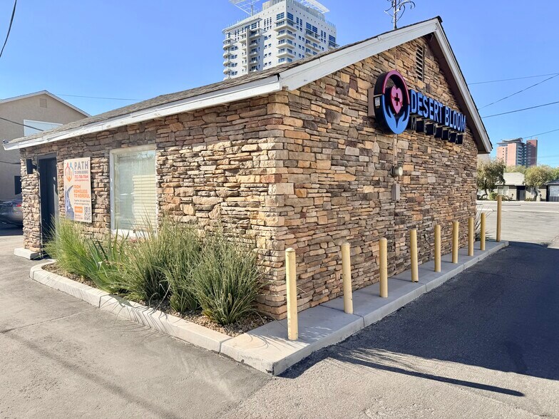 More Photos Of 931 S 3rd St, Las Vegas Office Residential For Lease