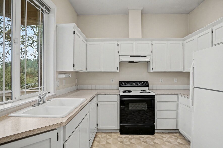 More Photos Of 505 Woodland Dr NW, Salem Multifamily For Sale