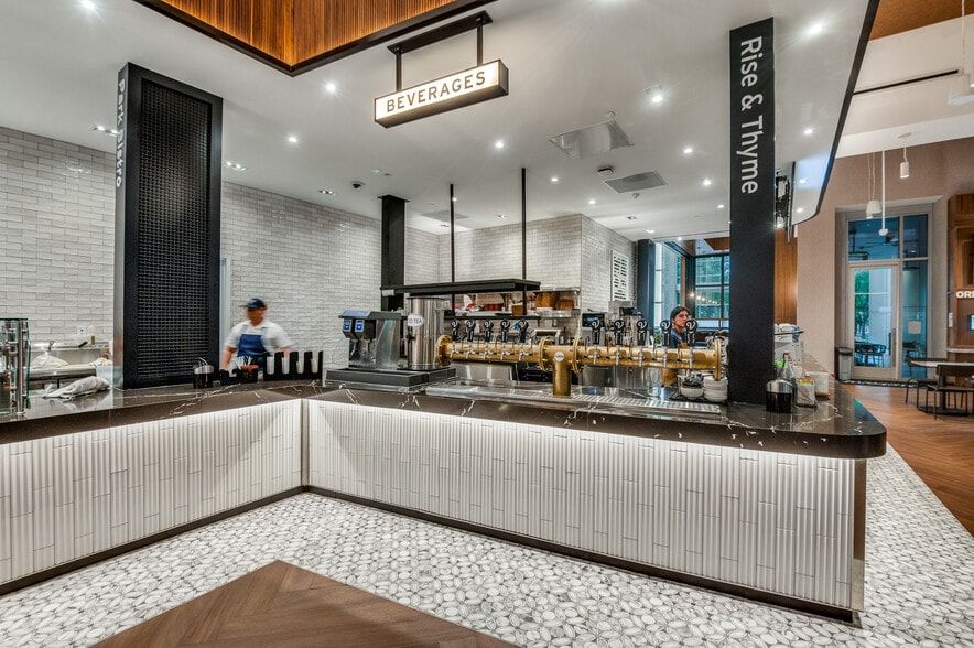 More Photos Of 2323 Victory Ave, Dallas Office For Lease