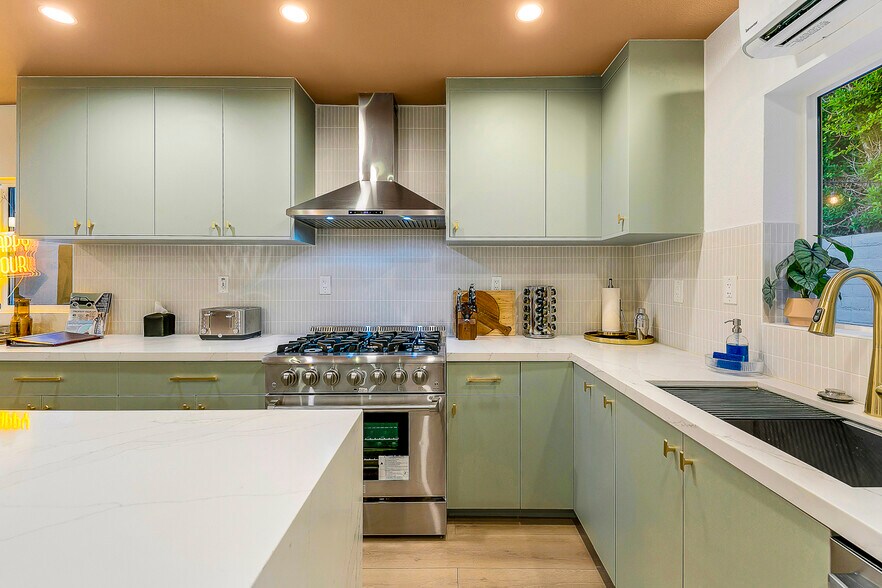 More Photos Of 1339 N Indian Canyon Dr, Palm Springs Hotel For Sale