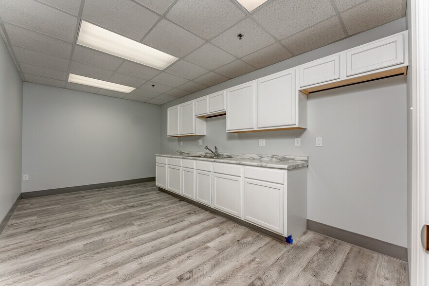 More Photos Of 1311-1319 Pineview Dr, Morgantown Medical For Sale