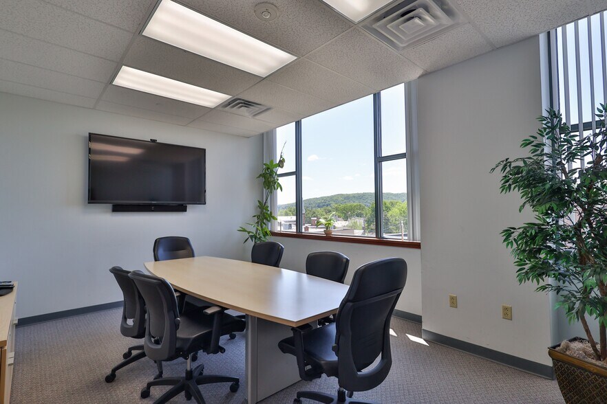 More Photos Of 1 E Broad St, Bethlehem Medical For Lease