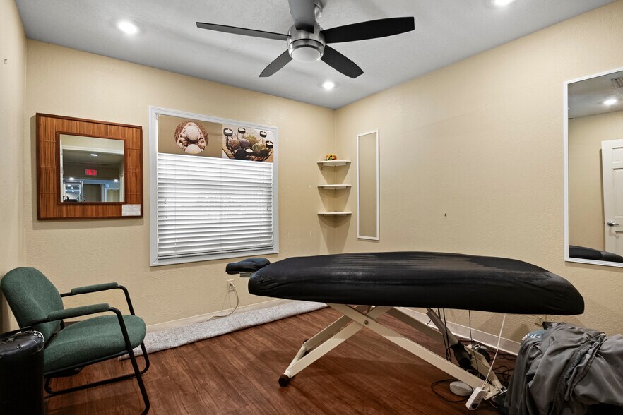 More Photos Of 1700 Dr. Martin Luther King, Jr. St N, Saint Petersburg Medical For Sale