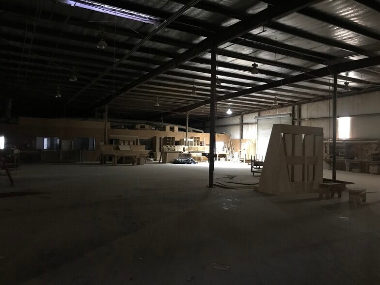 More Photos Of 440 Frankston St, Jacksonville Warehouse For Sale