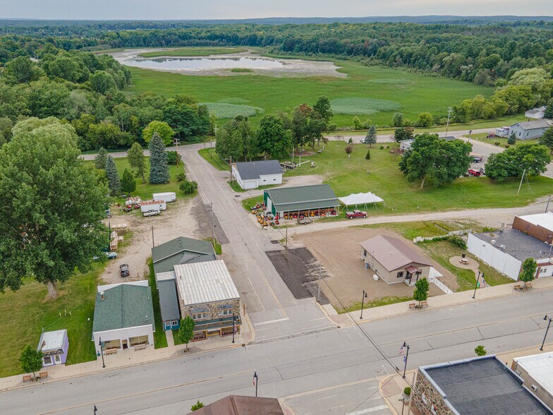 More Photos Of 300 S 2nd St, Lincoln General Retail For Sale