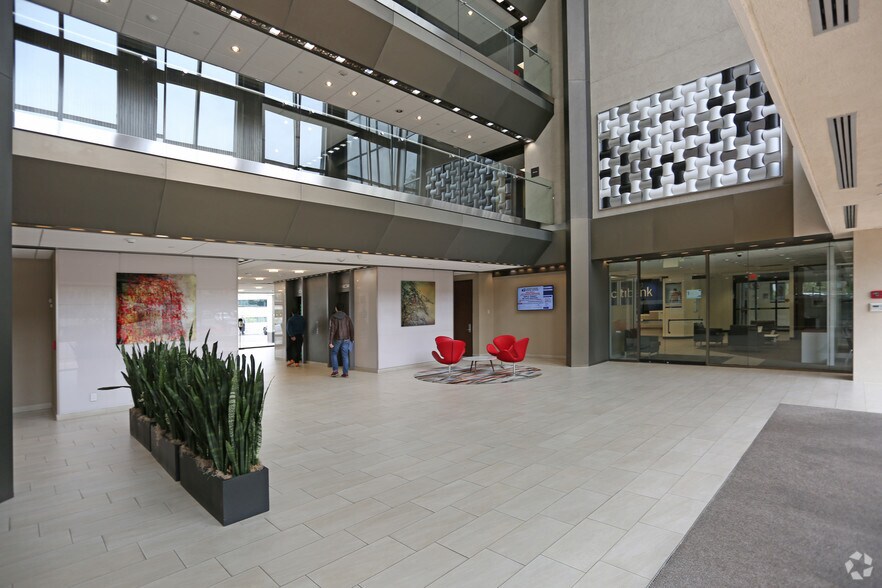 More Photos Of 111 Great Neck Rd, Great Neck Office For Lease