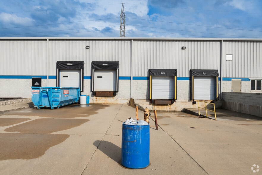 More Photos Of 6610 Fairfield Dr, Northwood Warehouse For Lease