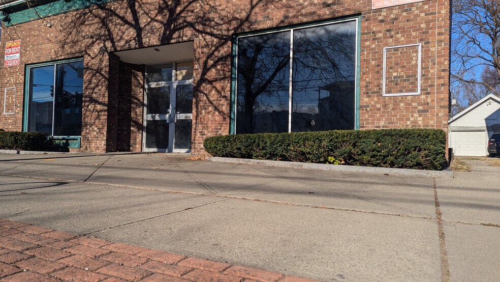 More Photos Of 467 Delaware Ave, Albany Storefront For Lease