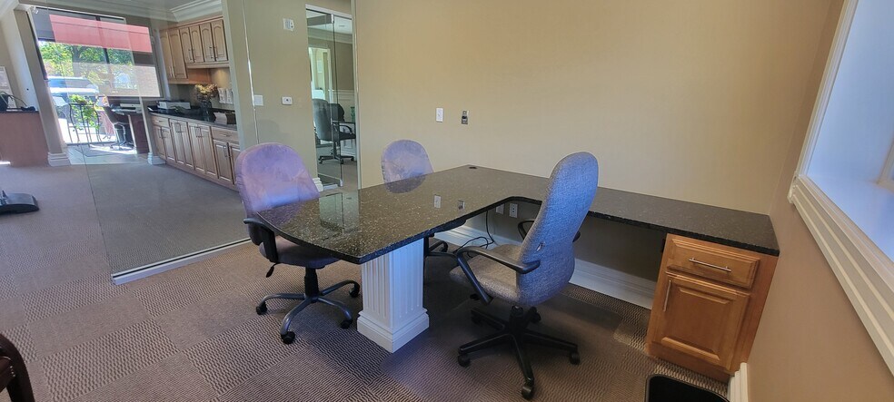 More Photos Of 15619 Farmington Rd, Livonia Office For Lease