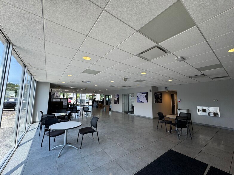 More Photos Of 2115 Mentor Ave, Painesville Freestanding For Sale