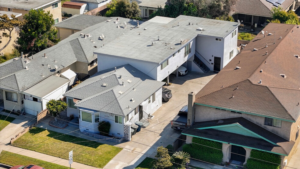 More Photos Of 14724 S Budlong Ave, Gardena Multifamily For Sale