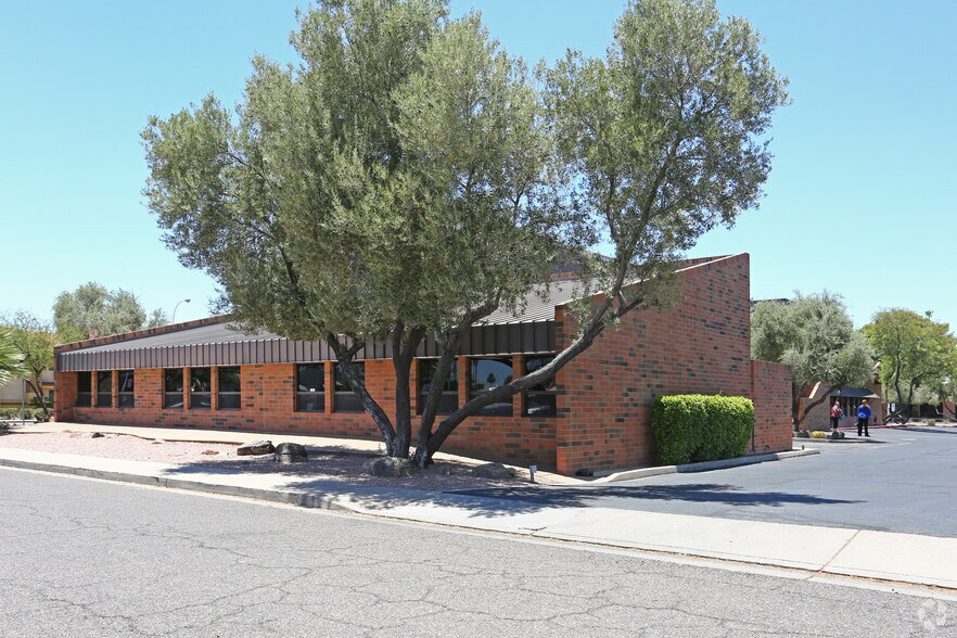 More Photos Of 4700 E Thomas Rd, Phoenix Office For Lease