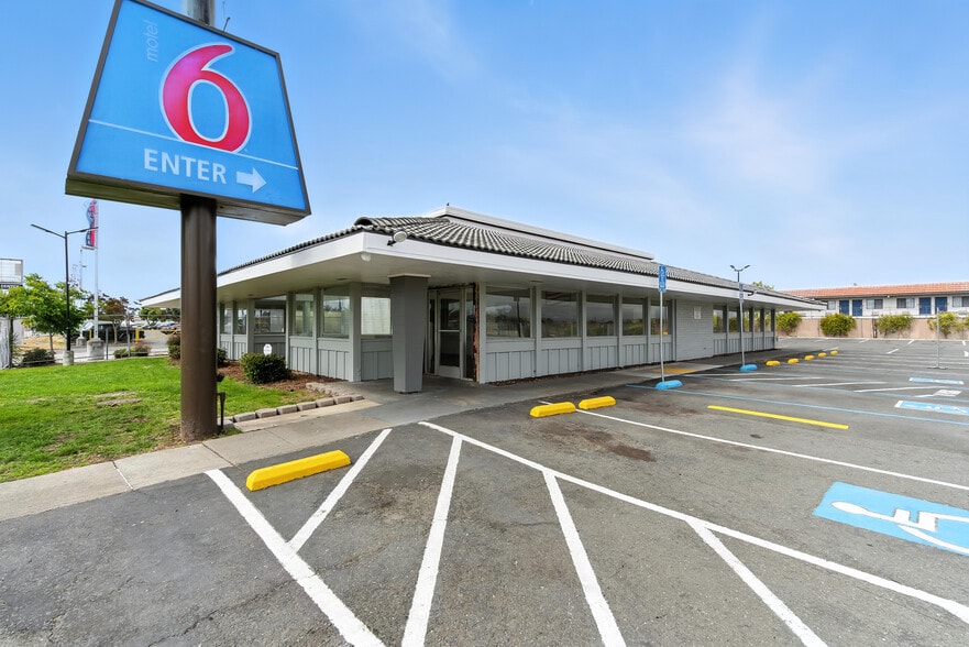 More Photos Of 4355 Sonoma Blvd, Vallejo Restaurant For Sale