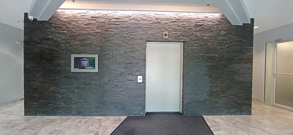 More Photos Of 135 Michael Cowpland Dr, Ottawa Office For Lease