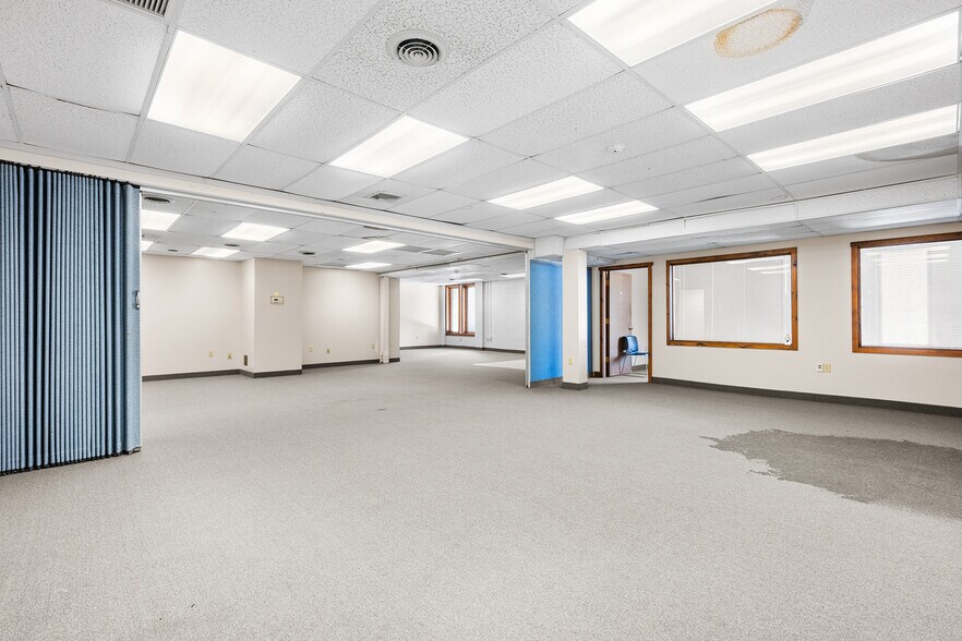 More Photos Of 183 Providence New London Tpke, North Stonington Unknown For Lease