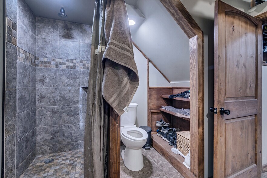 More Photos Of 328 5th Ave N, Bayport Restaurant For Sale