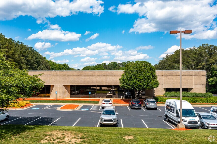 More Photos Of 3055 Northwoods Cir, Peachtree Corners Warehouse For Lease